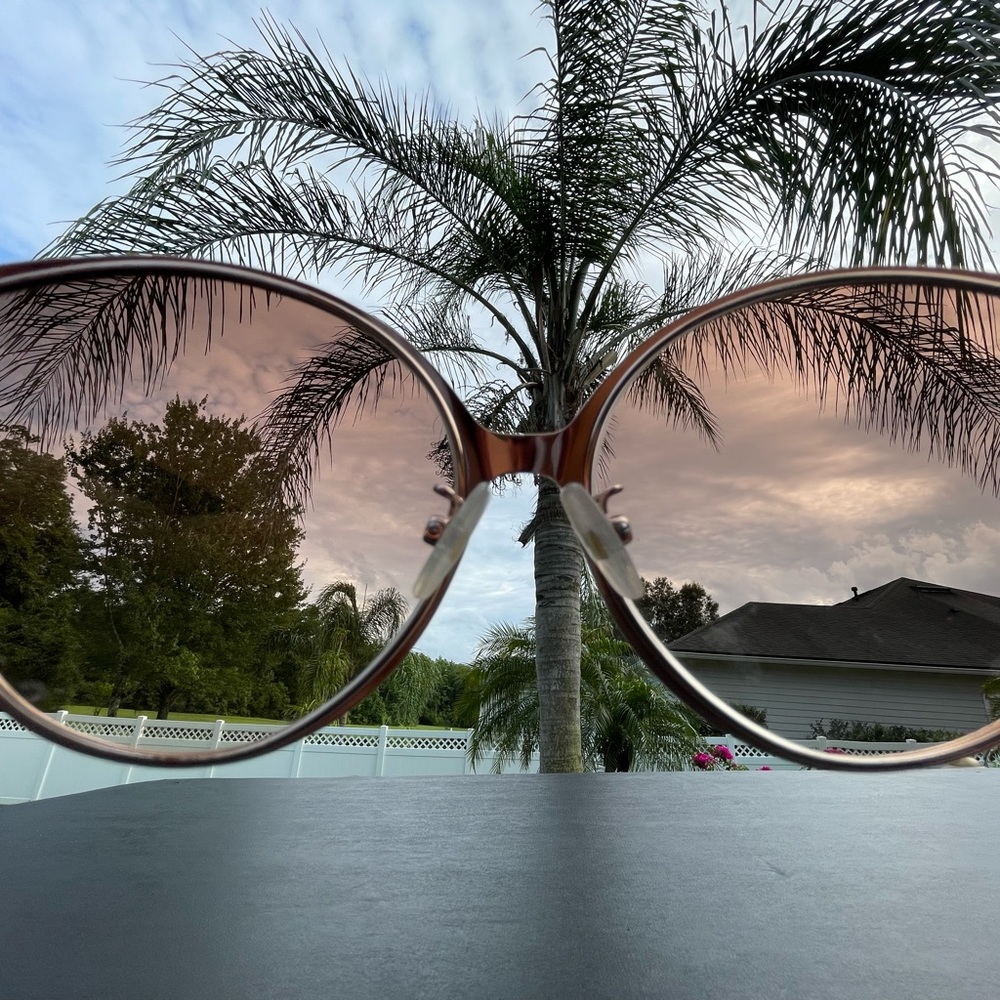 Fendi women’s sunglasses with case and fabric cleaner new - Picture 7 of 10